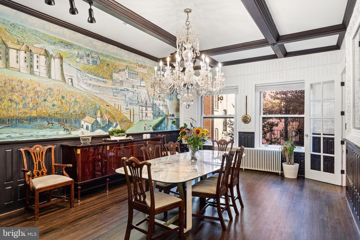 Chandelier, Dining room, Fireplace, Interior, Wood Texture Flooring