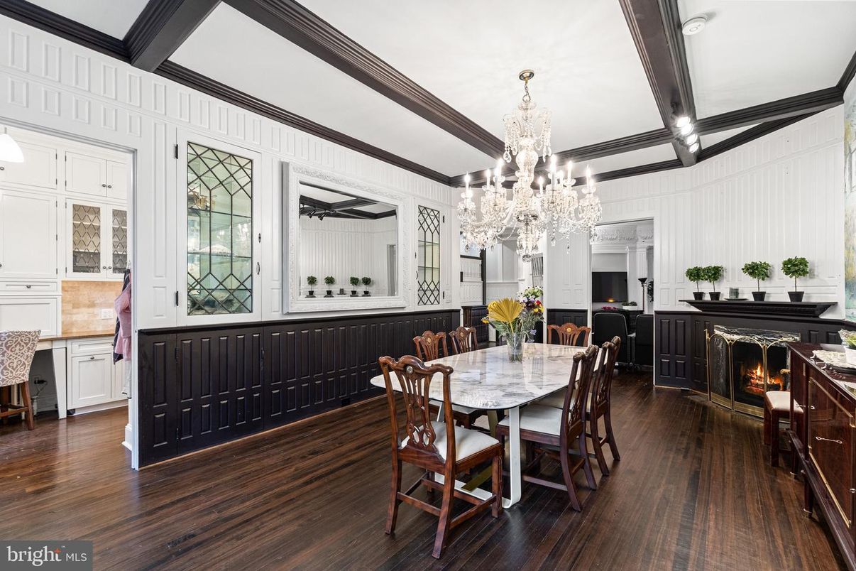 Chandelier, Dining room, Fireplace, Interior, Wood Texture Flooring