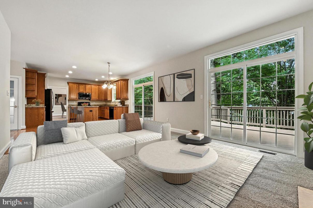 Interior, Kitchen, Living room, Pendant Lights, Recessed Lighting, Stainless Steel Appliances