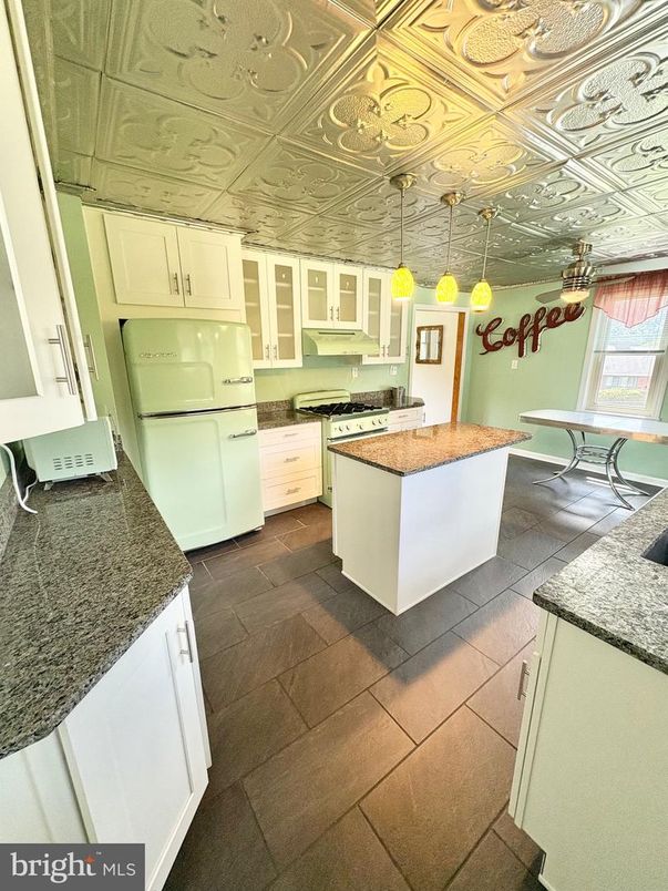 Interior, Kitchen, Pendant Lights