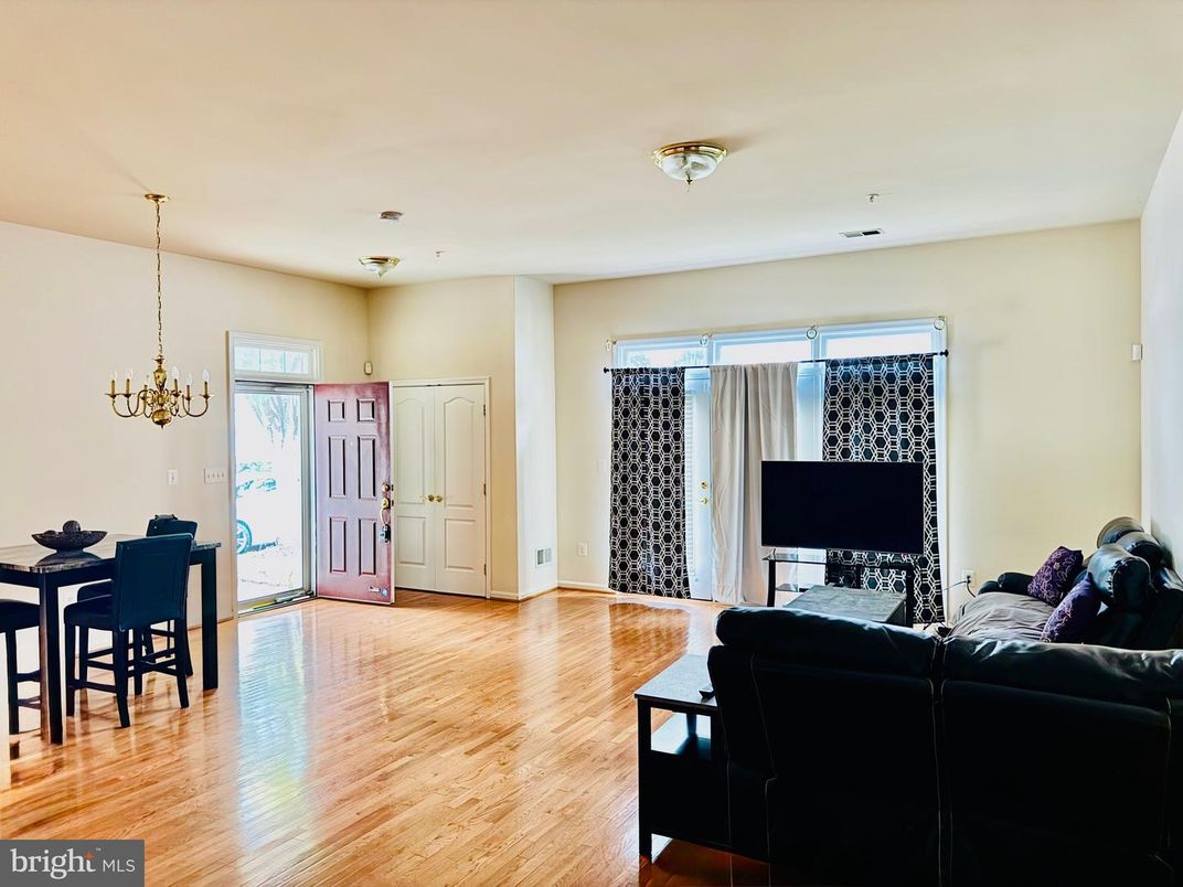 Chandelier, Dining room, Interior, Living room, Wood Texture Flooring