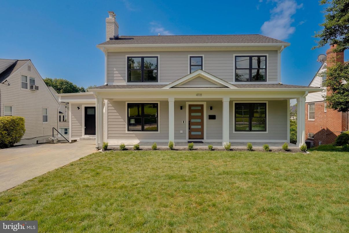 Exterior, Facade, Farmhouse