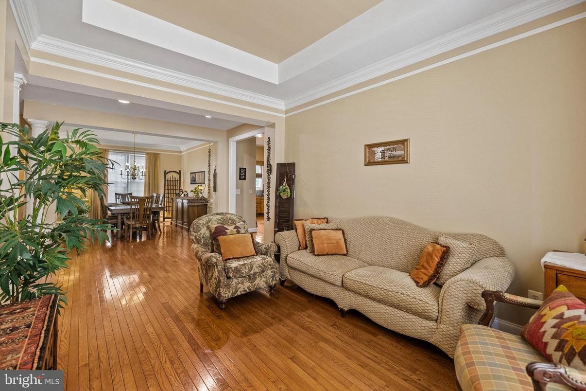Dining room, Interior, Living room, Recessed Lighting, Wood Texture Flooring