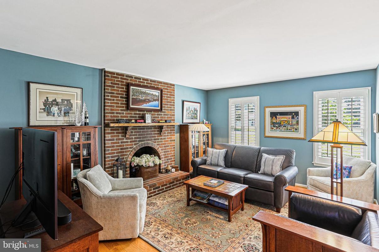 Fireplace, Interior, Living room, Stone Walls, Wood Texture Flooring