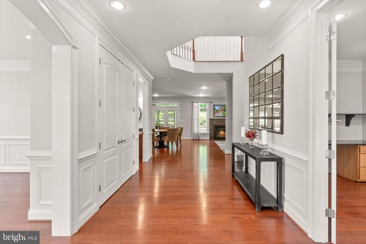 Dining room, Fireplace, Interior, Recessed Lighting, Wood Texture Flooring