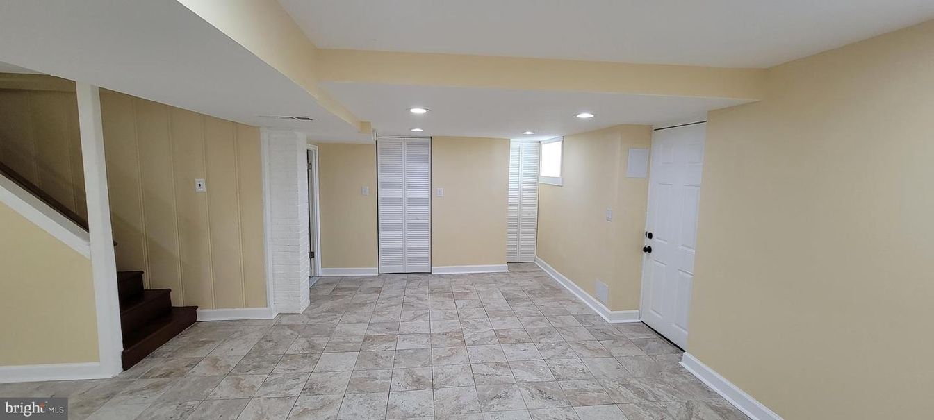 Empty room, Interior, Marble, Recessed Lighting