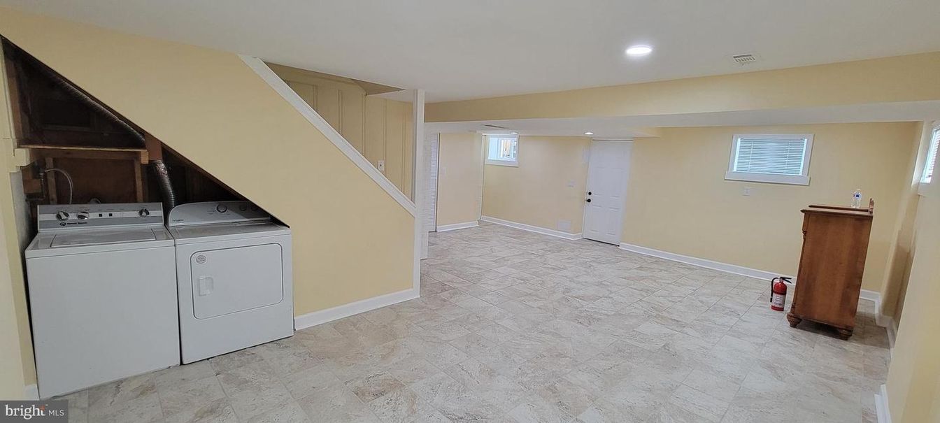 Interior, Recessed Lighting, Utility Closets, Washer