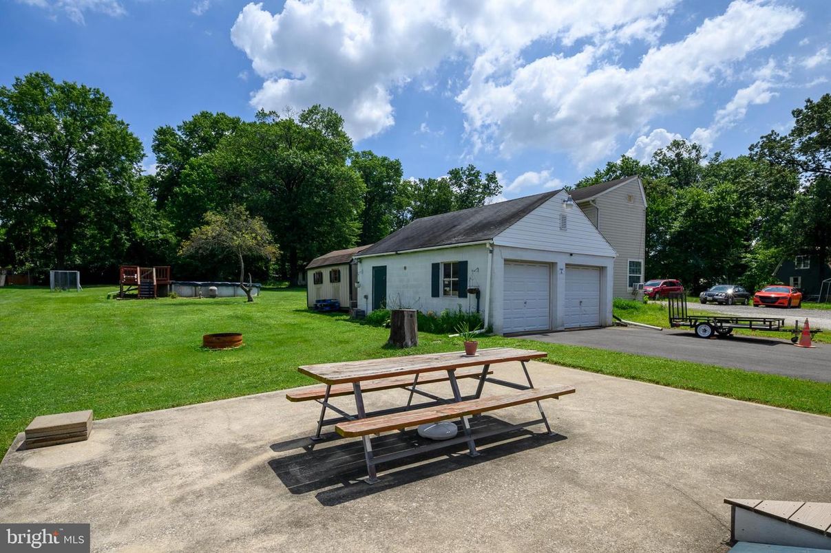 Backyard, Detached Garage, Exterior