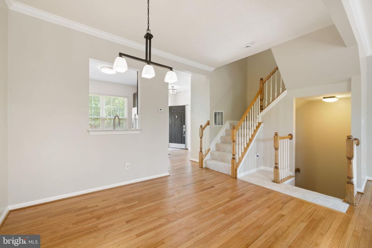 Interior, Pendant Lights, Wood Texture Flooring
