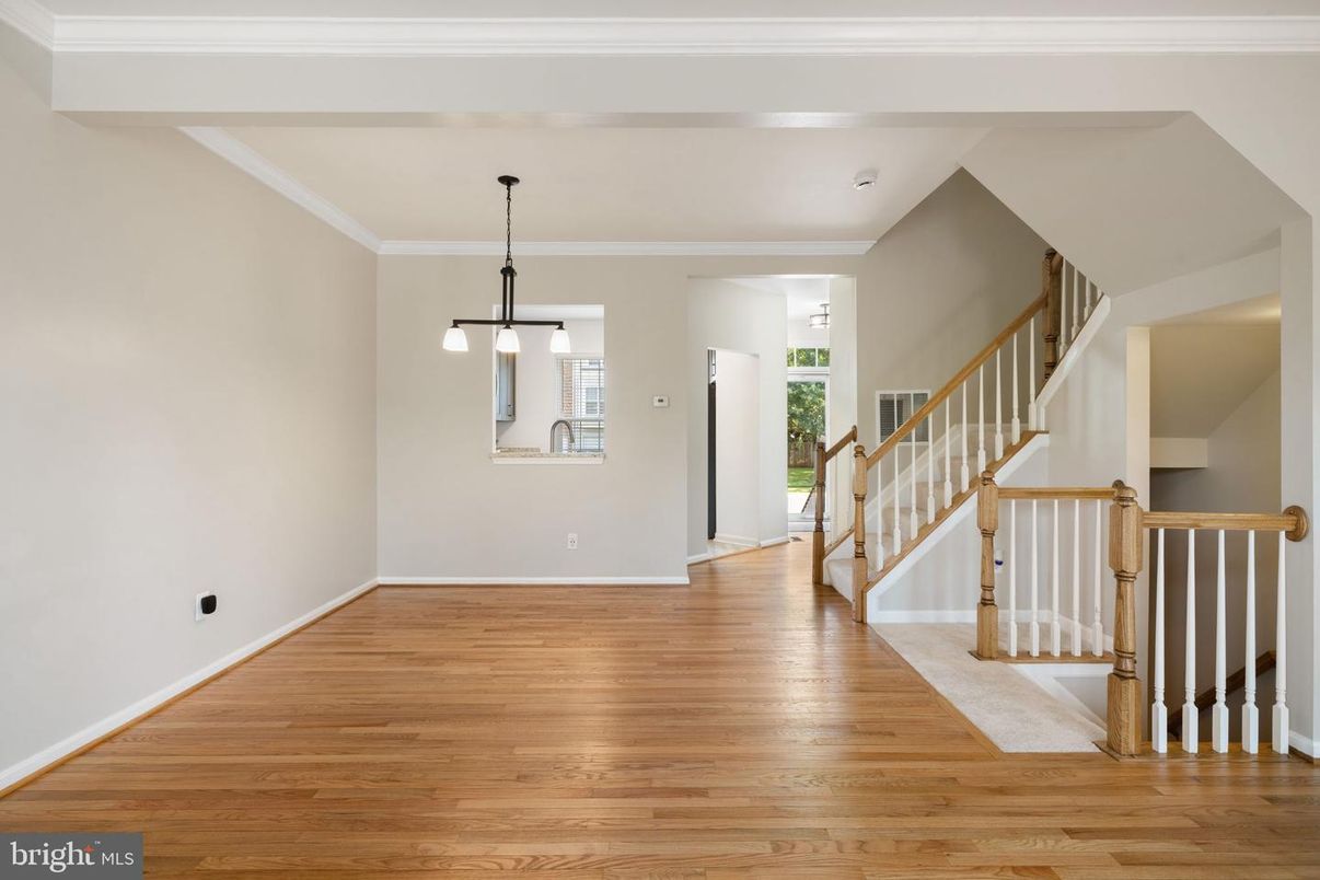 Interior, Pendant Lights, Wood Texture Flooring