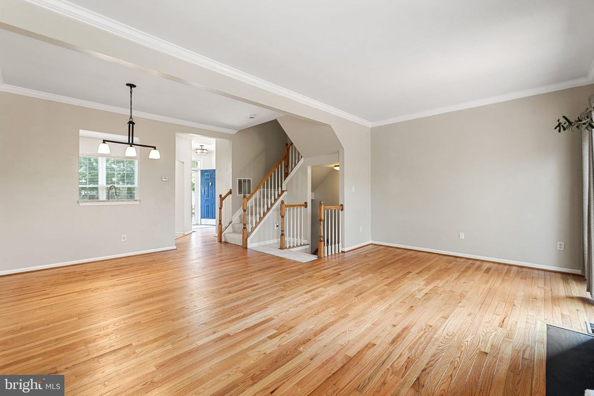 Empty room, Interior, Pendant Lights, Wood Texture Flooring