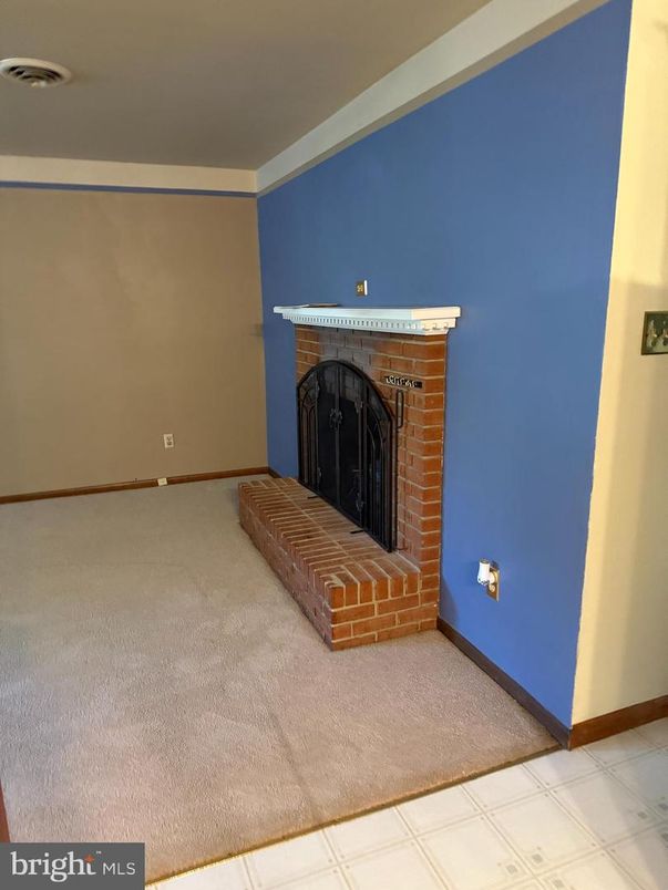 Empty room, Fireplace, Interior