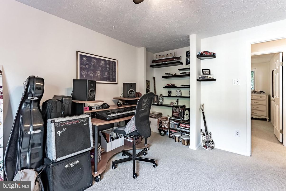 Home Office, Interior