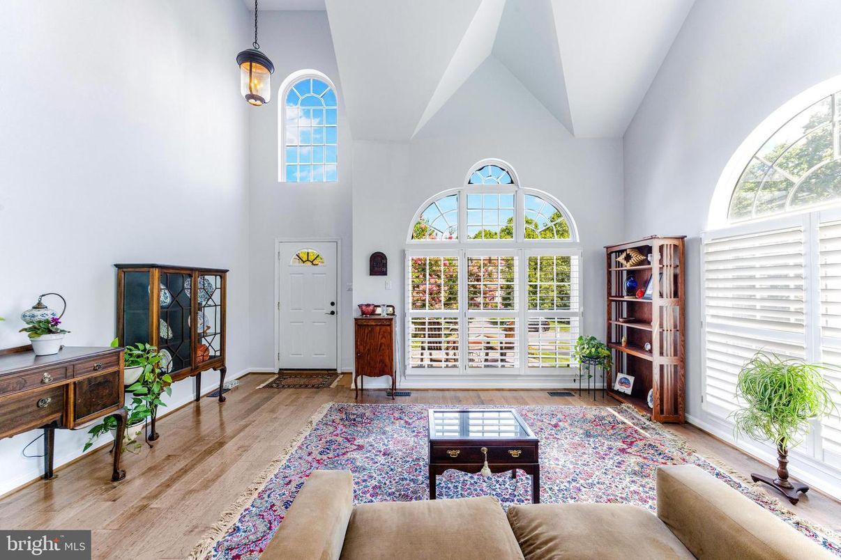 Interior, Living room, Pendant Lights, Wood Texture Flooring