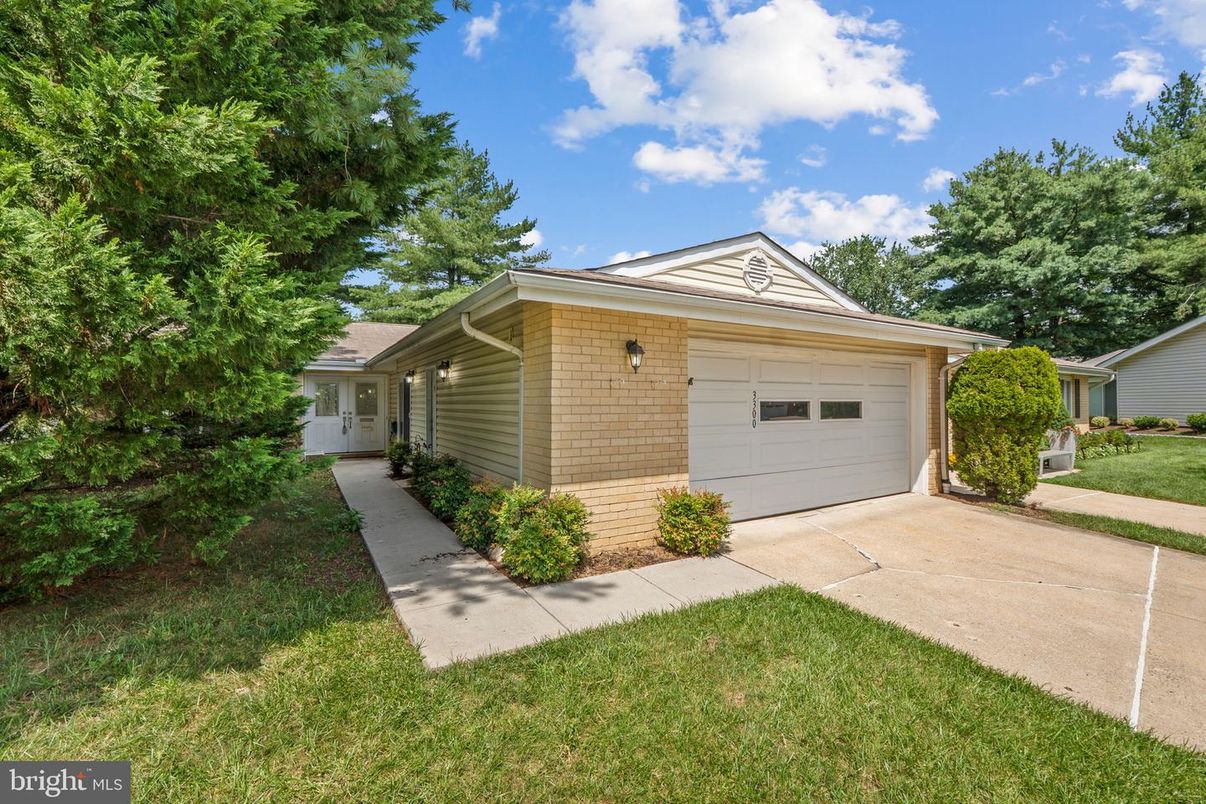 Detached Garage, Exterior