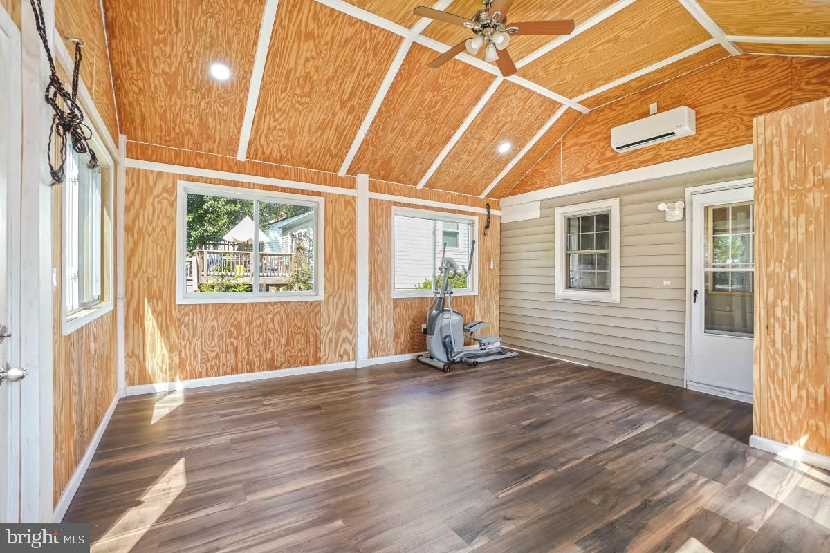 Empty room, Interior, Recessed Lighting, Wooden Ceilings, Wood Texture Flooring, Wooden Walls