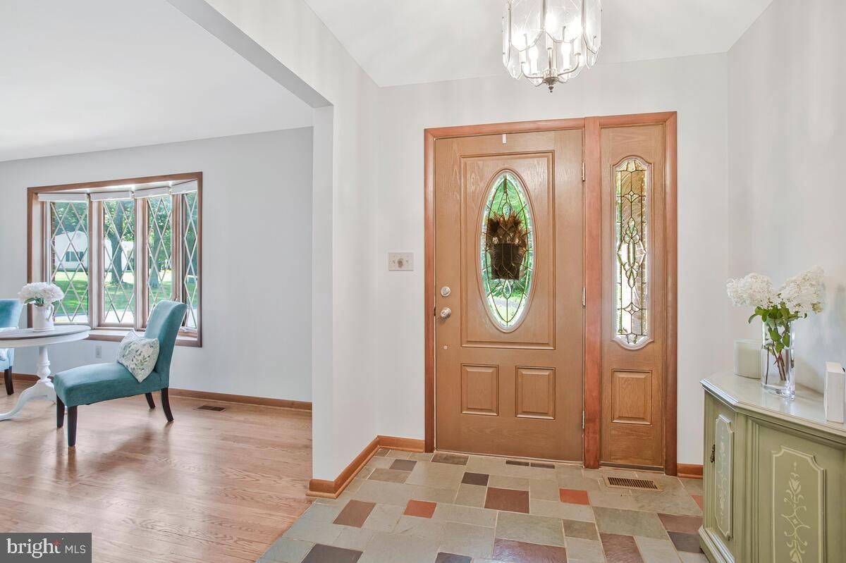 Chandelier, Interior, Wood Texture Flooring