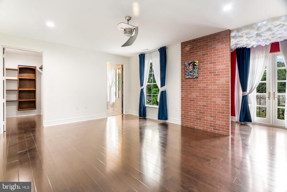 Empty room, Interior, Recessed Lighting, Stone Walls, Wood Texture Flooring