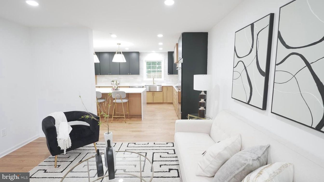 Dining room, Interior, Kitchen, Living room, Pendant Lights, Recessed Lighting, Wood Texture Flooring
