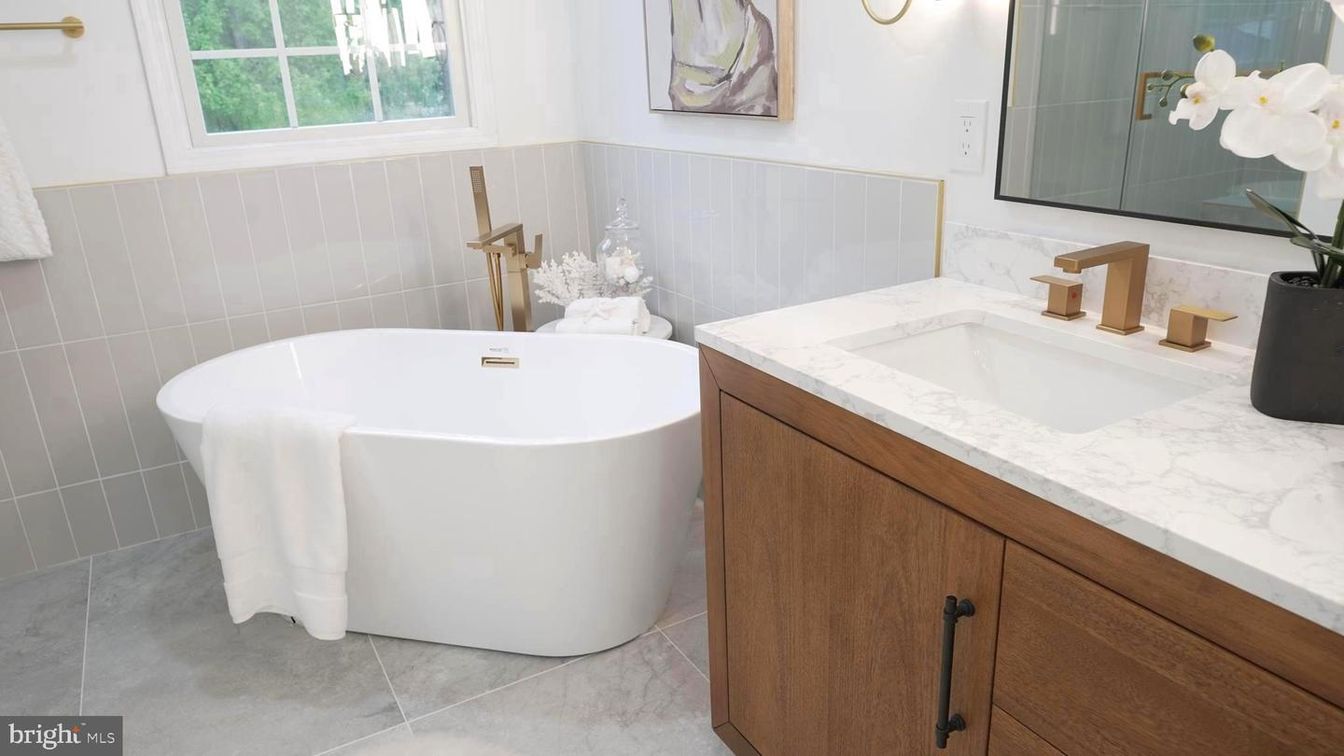 Bathroom, Free Standing Baths, Interior