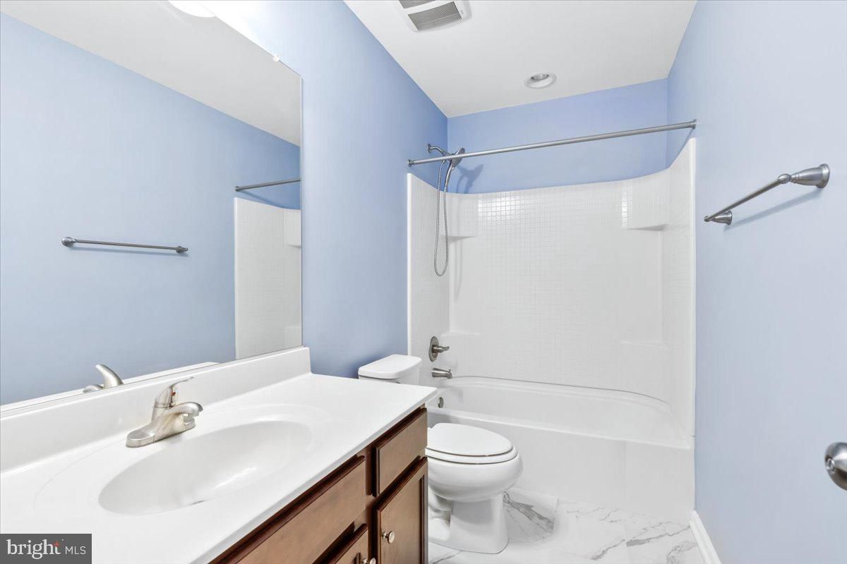 Bathroom, Interior, Marble, Recessed Lighting