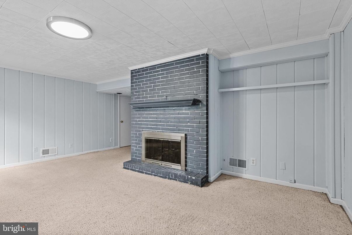 Empty room, Fireplace, Interior