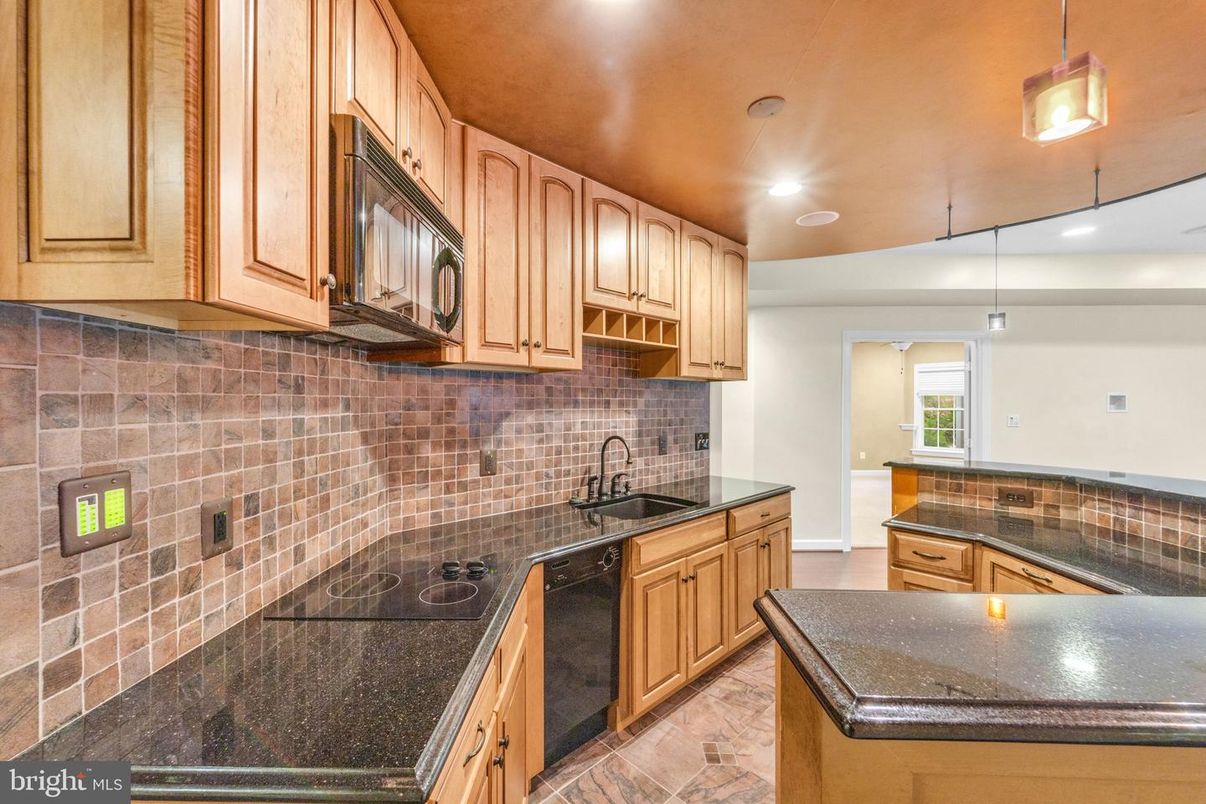 Interior, Kitchen, Recessed Lighting, Stone Walls