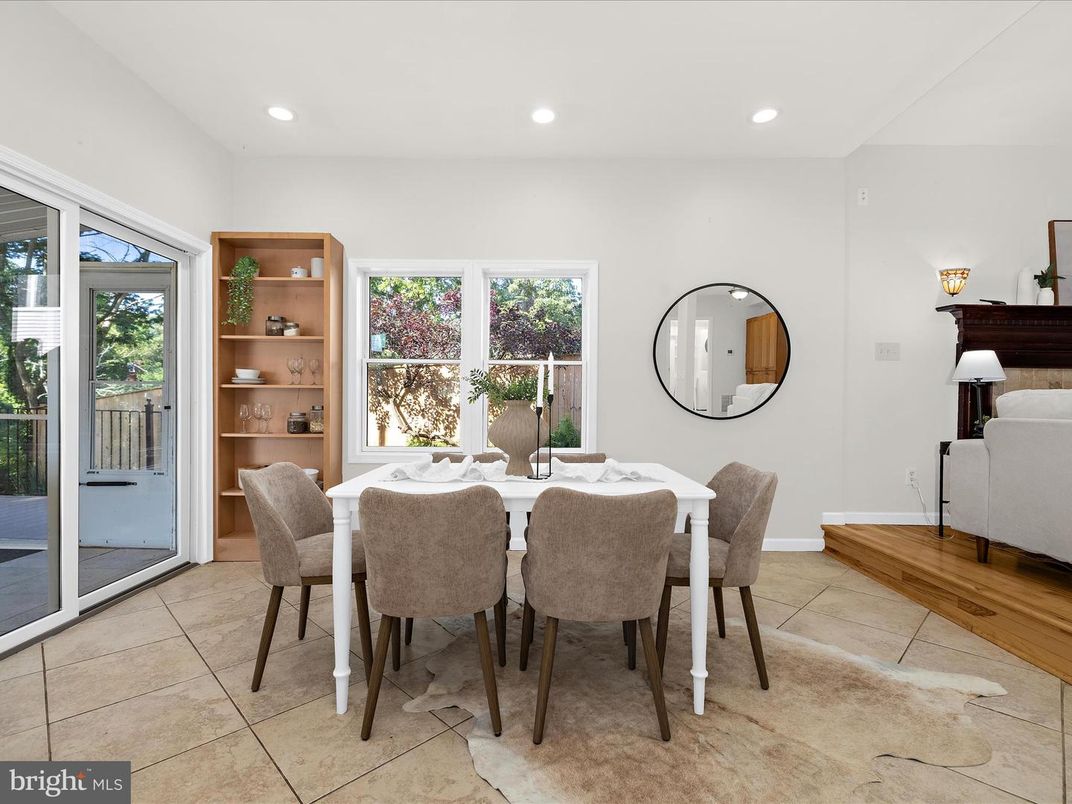 Dining room, Interior, Recessed Lighting, Wood Texture Flooring
