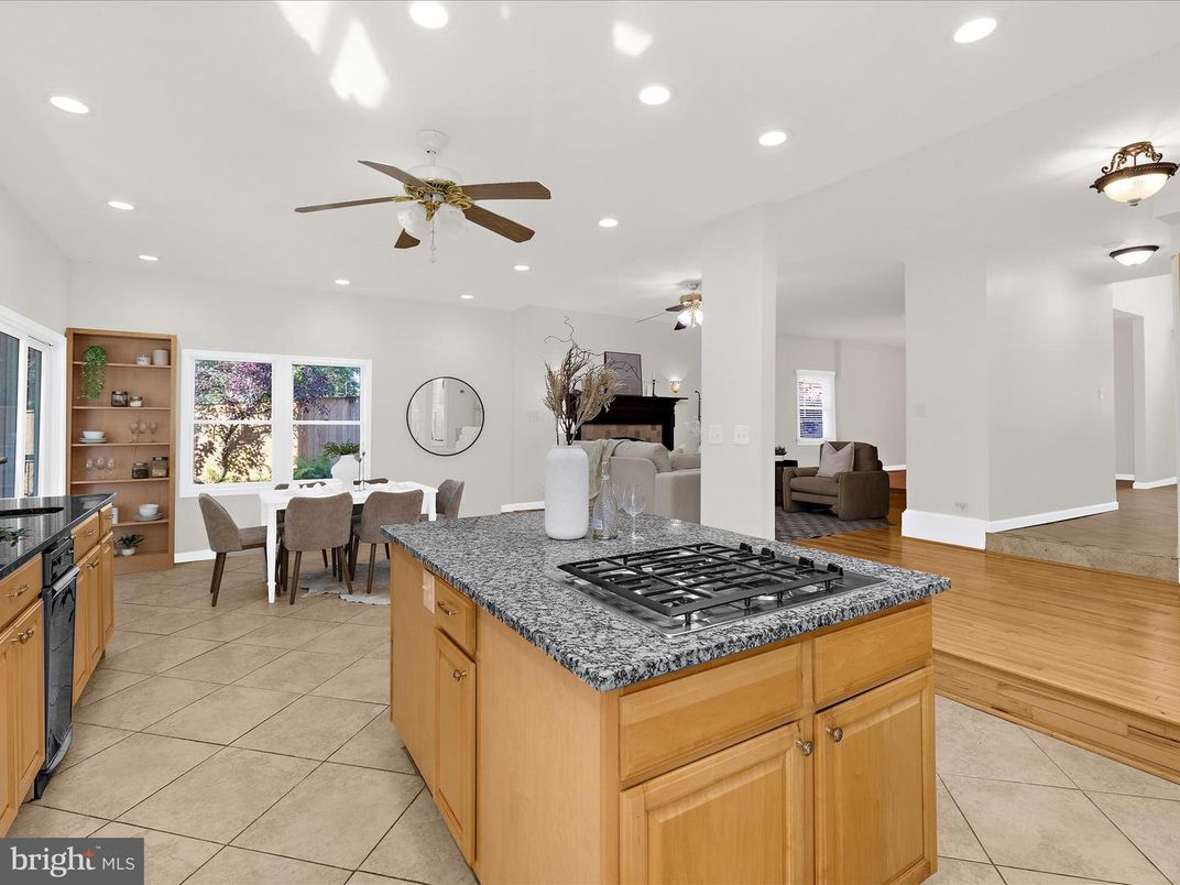 Dining room, Interior, Kitchen, Living room, Recessed Lighting