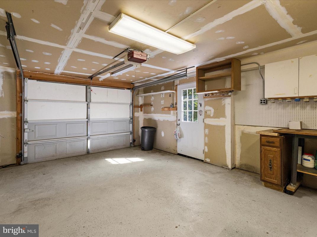 Garage, Interior, Recessed Lighting