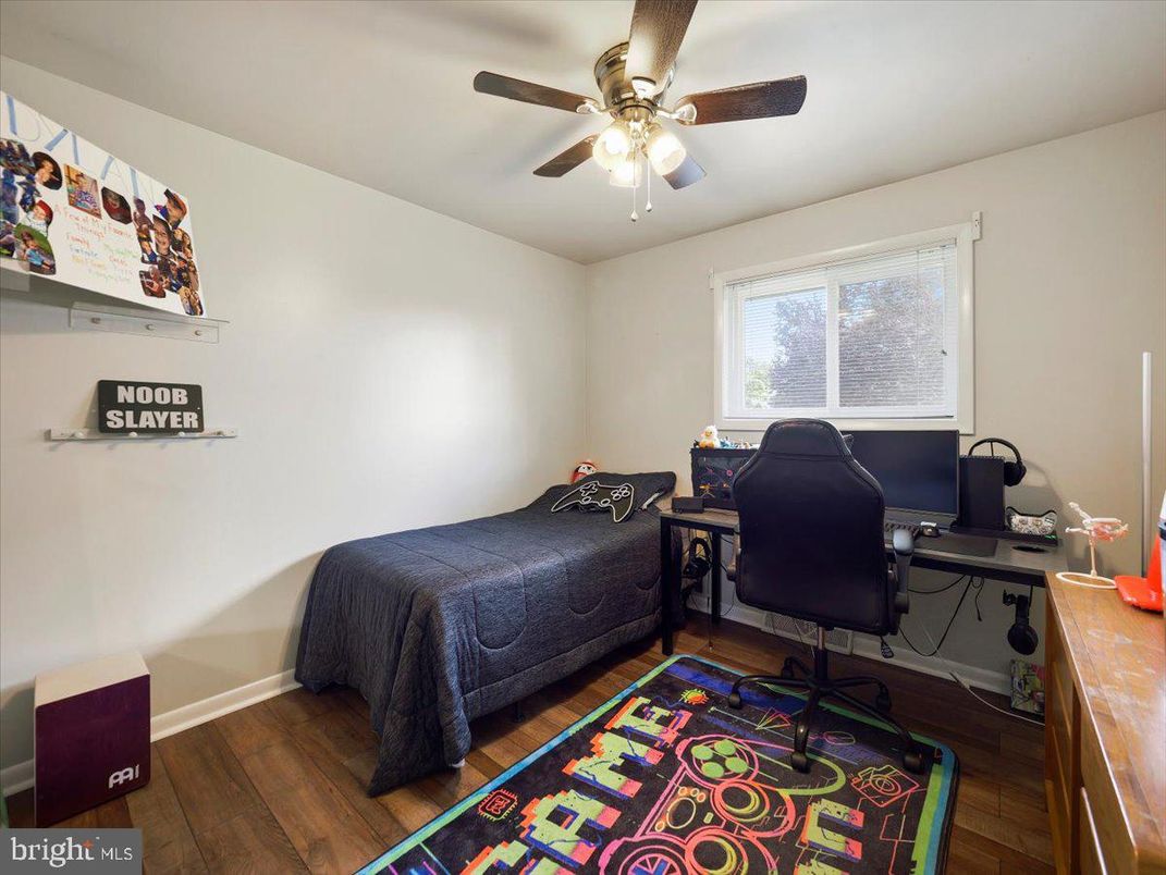Bedroom, Home Office, Interior, Wood Texture Flooring