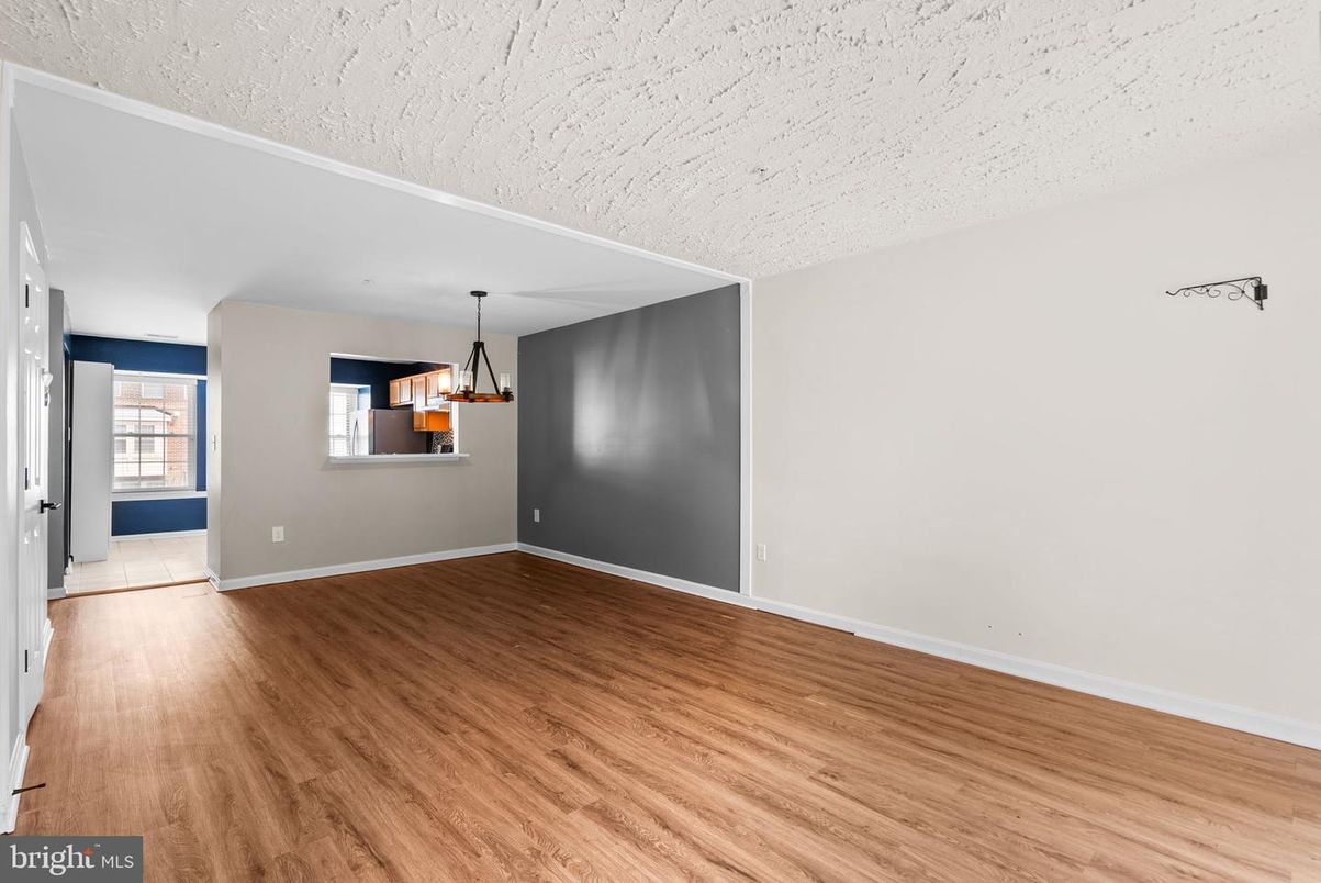 Empty room, Interior, Pendant Lights, Wood Texture Flooring