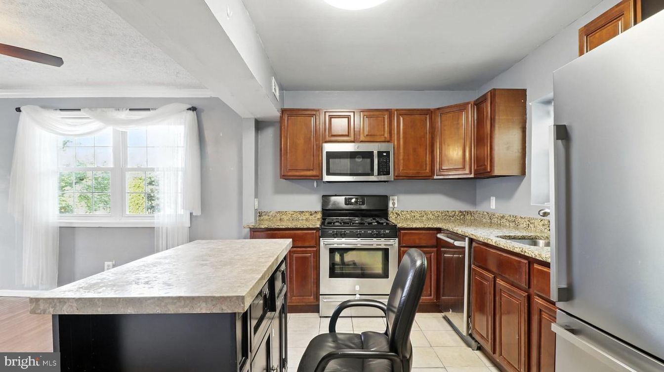 Interior, Kitchen, Stainless Steel Appliances