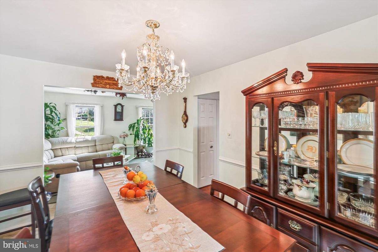 Chandelier, Dining room, Interior, Living room, Wood Texture Flooring