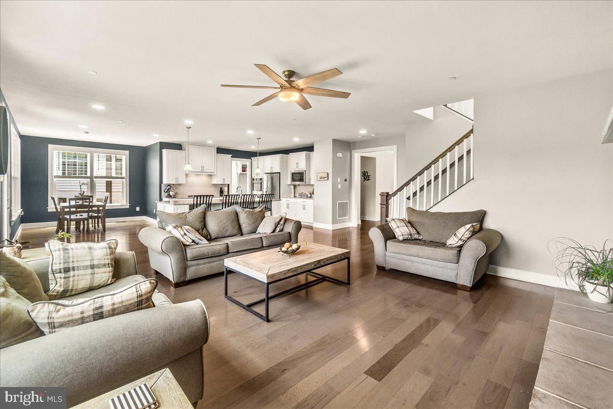 Dining room, Interior, Kitchen, Living room, Pendant Lights, Recessed Lighting, Stainless Steel Appliances, Wood Texture Flooring