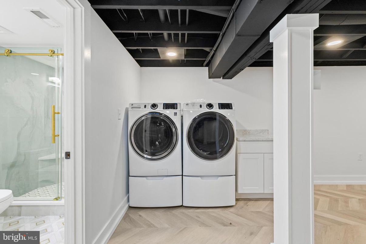 Interior, Recessed Lighting, Utility Closets, Washer, Wood Texture Flooring