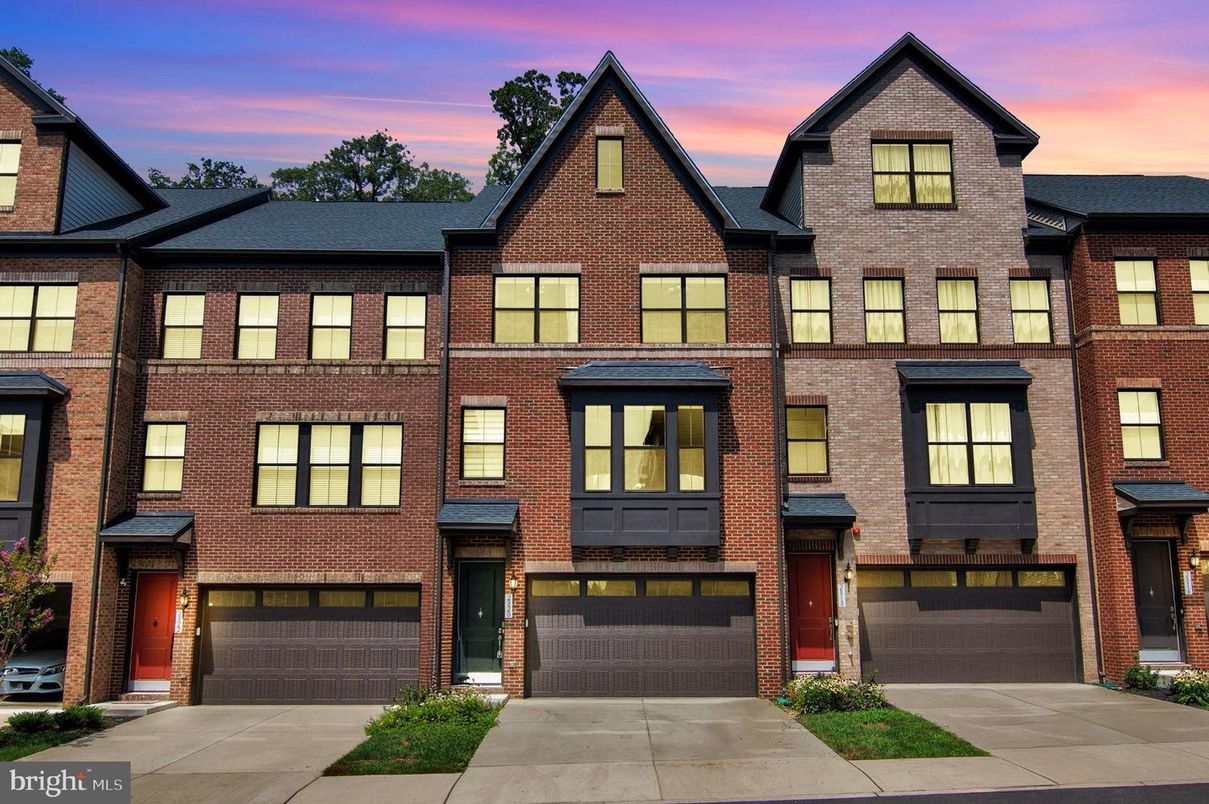 Attached, Exterior, Facade, Brick Facade, Rowhouse