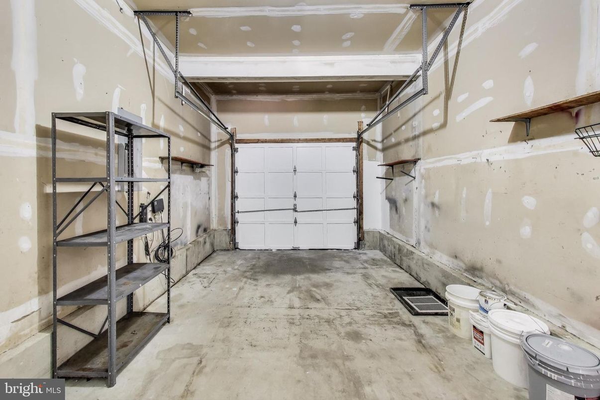 Garage, Interior