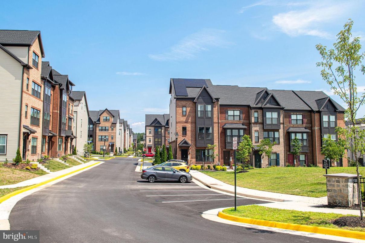 Exterior, Facade, Brick Facade, Rowhouse