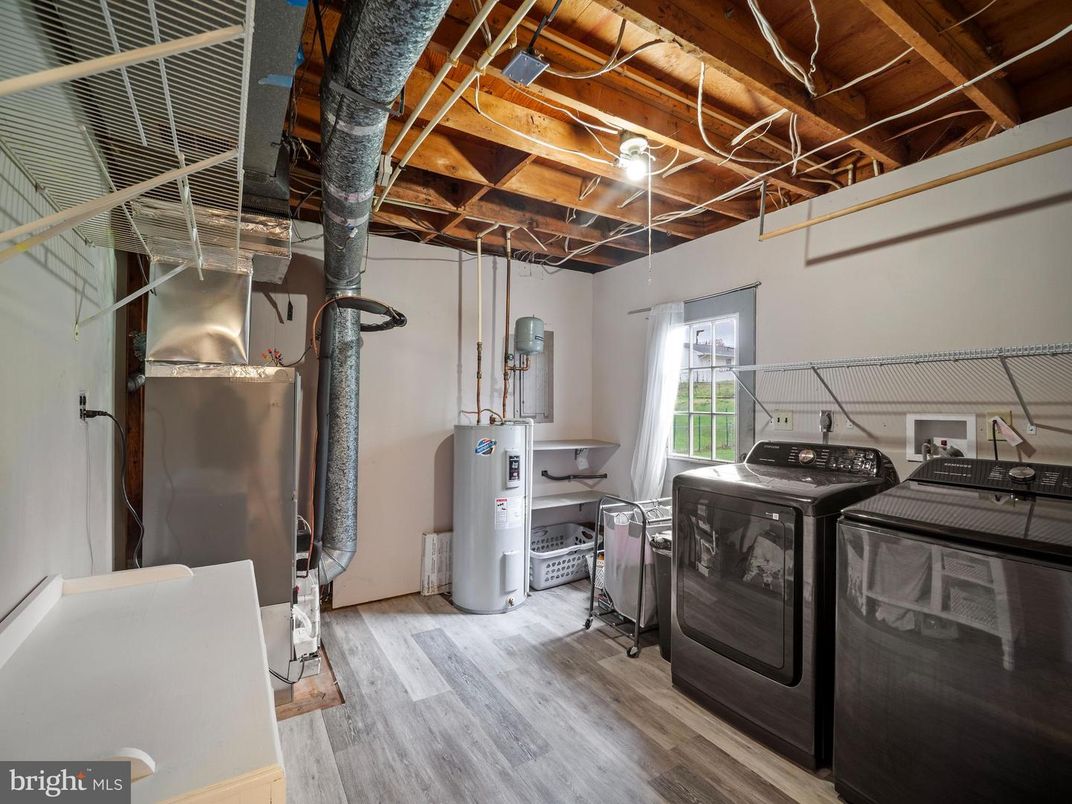 Interior, Washer, Wooden Beams, Wooden Ceilings, Wood Texture Flooring
