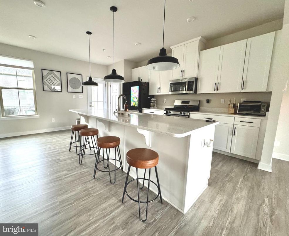 Interior, Kitchen, Pendant Lights, Recessed Lighting, Wood Texture Flooring