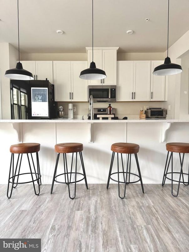 Interior, Kitchen, Pendant Lights, Recessed Lighting, Wood Texture Flooring