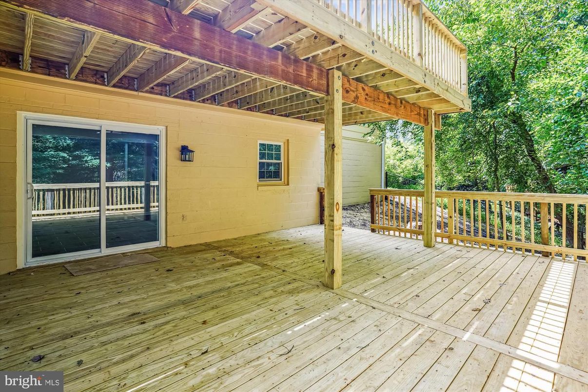 Exterior, Wooden Beams