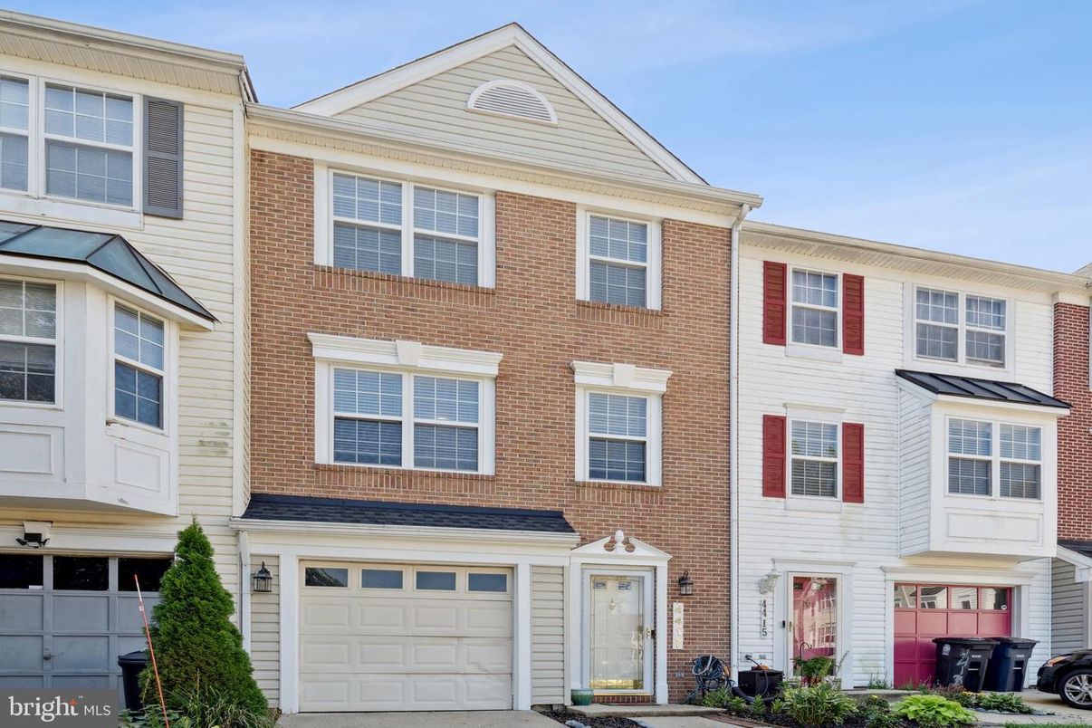 Attached, Exterior, Facade, Brick Facade, Rowhouse
