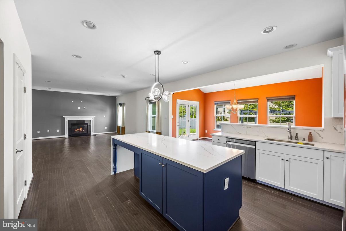 Fireplace, Interior, Kitchen, Pendant Lights, Recessed Lighting, Wood Texture Flooring