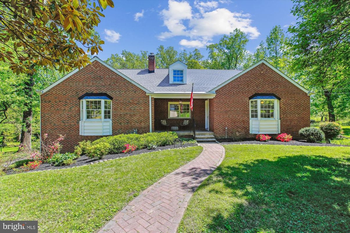 Exterior, Facade, Brick Facade, Brick Traditional