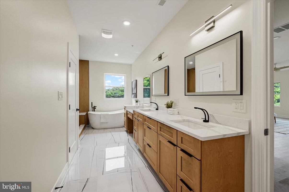 Bathroom, Dual Sink Vanities, Free Standing Baths, Interior, Marble, Recessed Lighting
