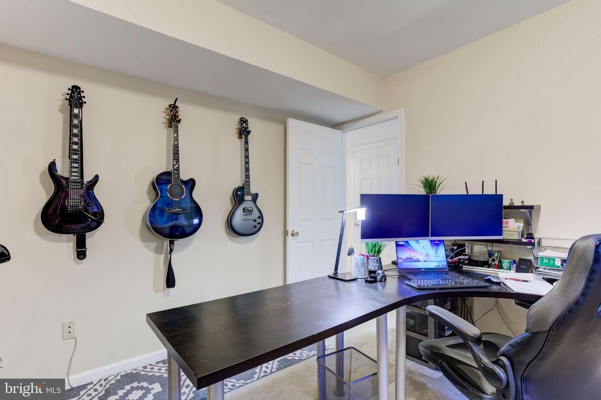 Home Office, Interior