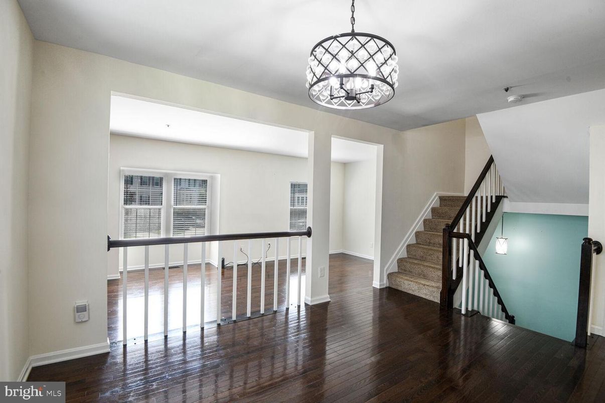 Interior, Pendant Lights, Wood Texture Flooring