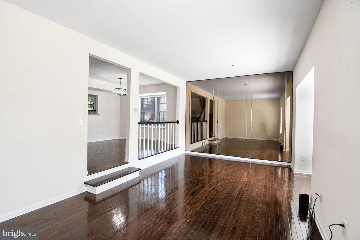 Chandelier, Empty room, Interior, Wood Texture Flooring